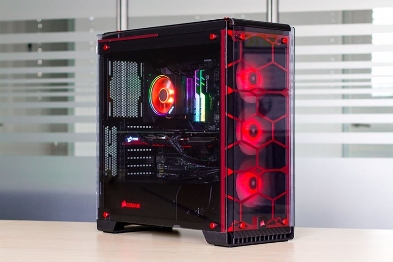 LED-Lichtspiele: Gaming PC mit AMD Ryzen 7 2700X | techbold