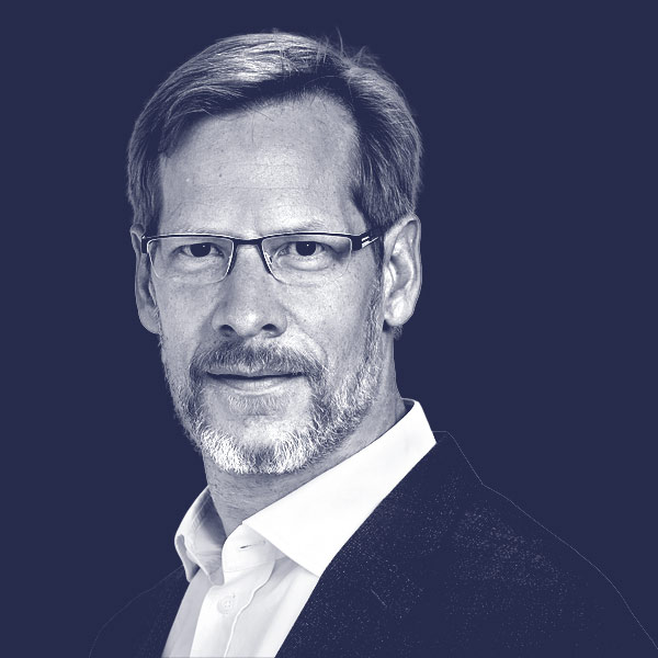 Lorin Praglowski Blau 600×600 2 Lorin Praglowski - Leiter der Niederlassung Oberösterreich